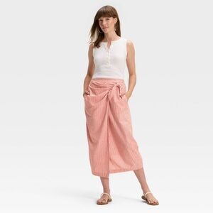 NEW Universal Thread Women's Maxi
Wrap Skirt Pink Strie Size Large
